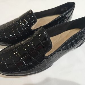 Clarks Shiny Black Crocodile-Embossed Flats